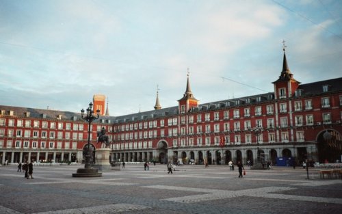 Plaza_Mayor__Madrid-3