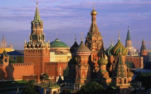 la-catedral-de-san-basilio-y-el-kremlin-de-moscu