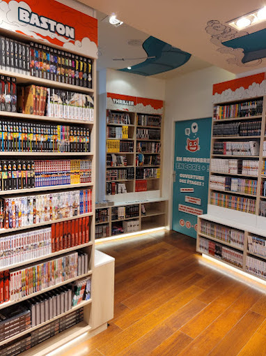 Une librairie spécialisée en mangas et un salon de lecture