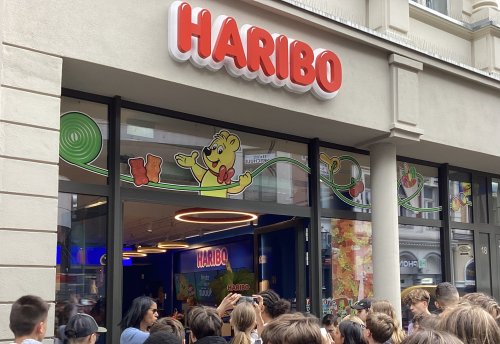 Devant le magasin Haribo