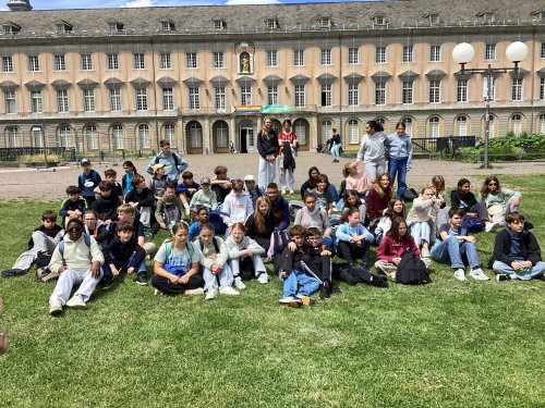 Devant l'Université
