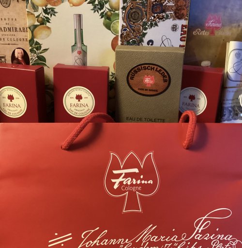L'eau de Cologne de Farina, avec un échantillon offert à chaque élève 