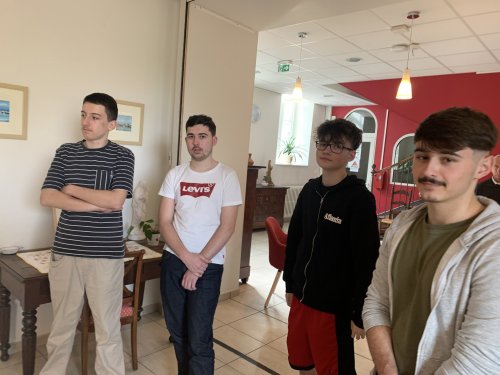 Préparation d l'accueil des apprentis allemands à la maison diocésaine.