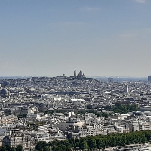 Photographie du Sacré-Cœur prise depuis la Tour Eiffel 